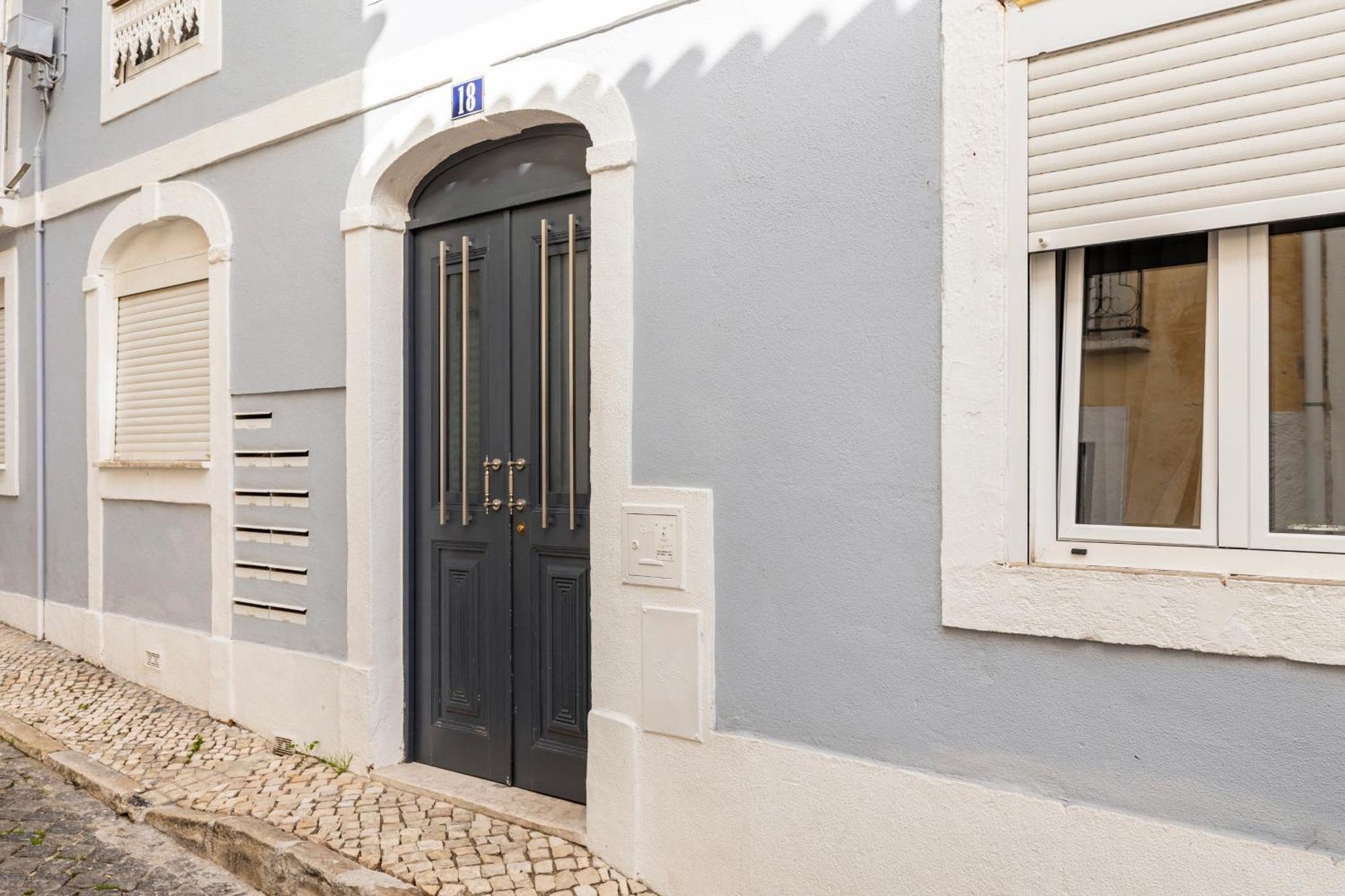 Avenida Da Liberdade Area, Bright And Newly Renovated 2 Bedroom Apartment, Lisbon Historical Center Exterior photo